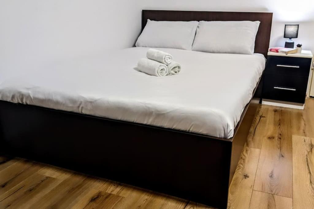 Cosy One Bedroom Flat With Free Parking & Wifi Cluj-Napoca Ngoại thất bức ảnh